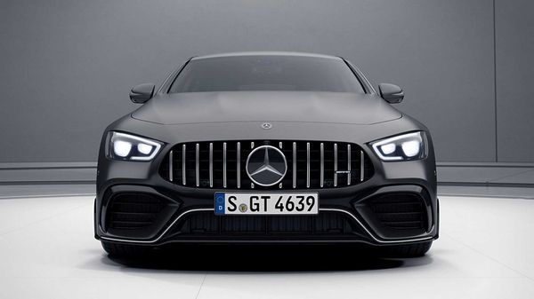 Mercedes-AMG випустила аеродинамічний пакет для GT 63 S 4MATIC. Новий набір додаткового обладнання оцінили в 3391 євро.