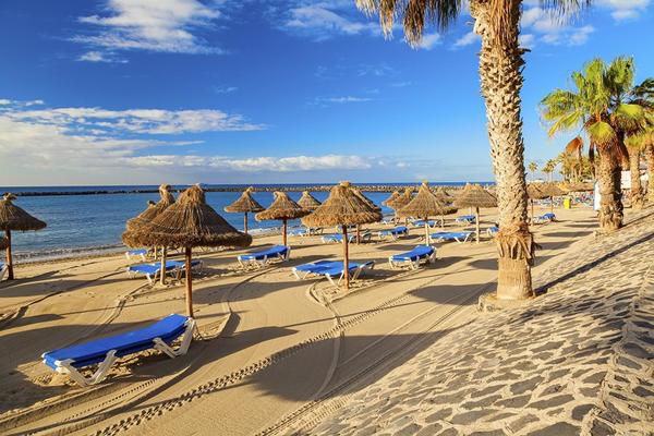 Тенеріфе: пляжі з чорним піском та місцеві делікатеси. Тут можна знайти розваги на будь-який смак - від спокійного сімейного відпочинку до гамірних курортів.