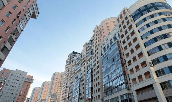 Ринок житлової нерухомості в Україні зазнає занепаду. Українські забудовники вже зрозуміли, що перекачали ринок житлової нерухомості і почали зменшувати темпи.
