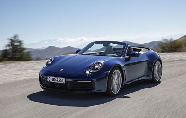 Новинка Porsche 911 отримала версію з відкритим дахом. До списку доступного обладнання входить асистент паркування, система нічного бачення з тепловізором, планувальник подорожей.