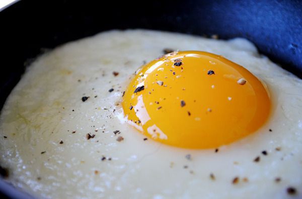Секрети ідеальної яєчні. Сьогодні ми розповімо про те, як приготувати її так, як це зробили б кращі шеф-кухарі.