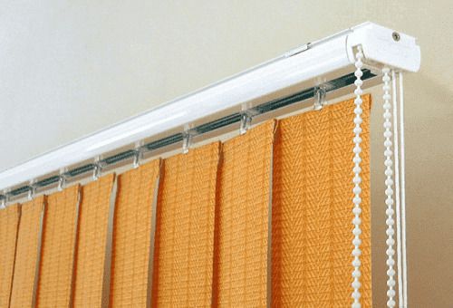 Як прати жалюзі вертикальні тканинні в домашніх умовах. Жалюзі можна вважати одним з різновидів штор, які використовуються ще з давніх часів.