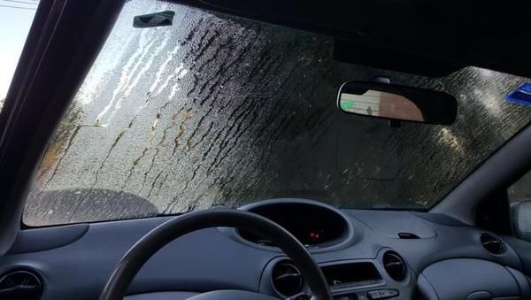Чому потрібно взимку вмикати кондиціонер в авто. Ефект осушувача - справжній порятунок взимку, коли скло часто запотіває.