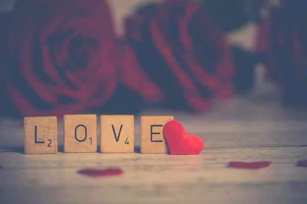 11 способів сказати "Я тебе люблю" без слів. Любов проявляється не тільки у словах, але й у вчинках, тому любов можна відчувати.
