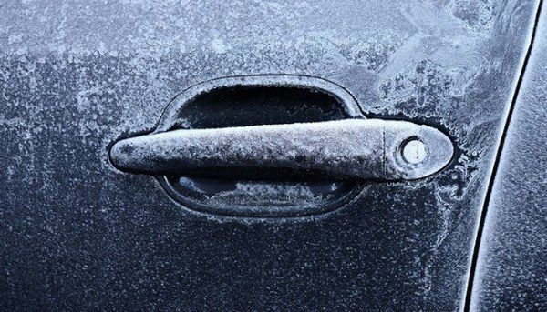Автолайфхаки: як полегшити життя водія взимку. Взимку автомобілю потрібен особливий догляд, інакше від нього буде більше проблем, ніж користі.