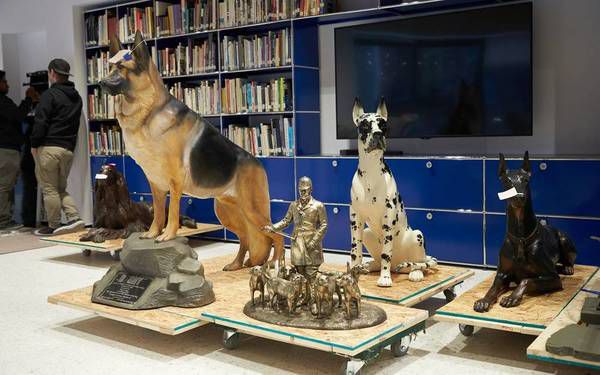 Музей, присвячений собакам, відкриється на Манхеттені в Нью-Йорку. У музеї можна буде відвідати бібліотеку, де зібрані книги, що розповідають про породи собак і про їхню роль в історії.
