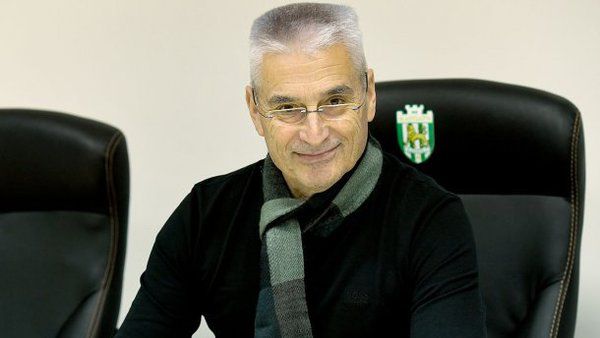 Львівські "Карпати" призначили нового головного тренера. Фабрі Гонсалес підписав контракт з "Карпатами" на 2,5 роки.