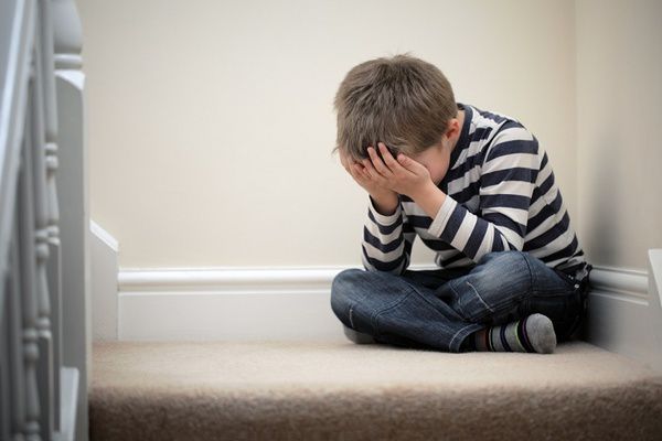 Чому діти мовчать про свої проблеми. Психологи назвали 6 причин.