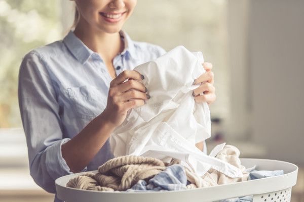 Секрети прання: білизна буде білосніжною та без плям. Існує думка, що ефективніше використовувати дорогі хімічні засоби, але іноді краще віддати перевагу тому, що знаходиться під рукою.