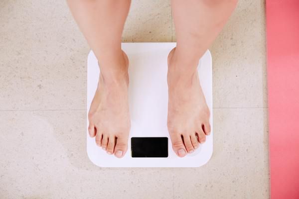 Що таке дієта 5: 2 і як вона може допомогти вам легко схуднути. Ми хочемо поділитися з вами дієтою, яка допоможе не тільки позбавитися від зайвої ваги, але і знизити ризик багатьох захворювань.