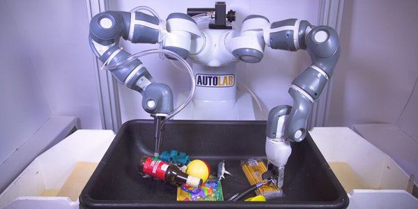 Роботу онлайн-магазинів прискорять за допомогою дворуких роботів. Вчені з Каліфорнії розробили новий механізм розподілу і упаковки предметів, який може бути ефективно застосований роботами на великих комерційних складах.