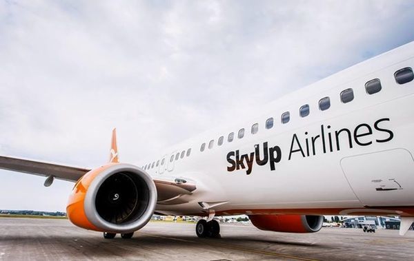 SkyUp змінив правила перевезення ручної поклажі. У літак тепер можна брати сумку не важче 7 кг.