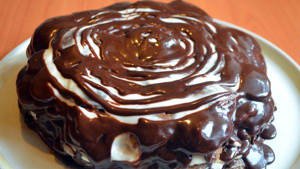 Рецепт торту з пряників без випічки. Торт виходить смачний і ніжний, а ще без різних сумнівних добавок, готується просто і швидко.