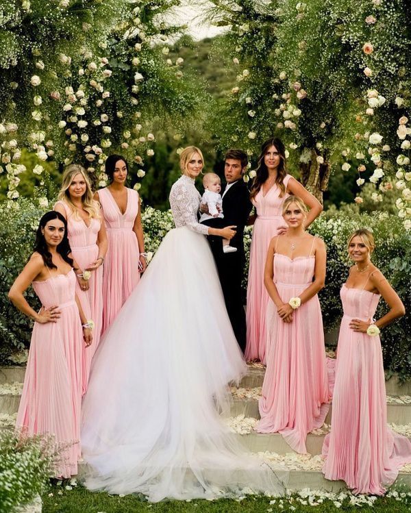 Кращі весільні сукні знаменитостей, які будуть модними у 2019 році. Пригадаємо найяскравіші весілля 2018 року і подивимось на кращі сукні зіркових наречених.