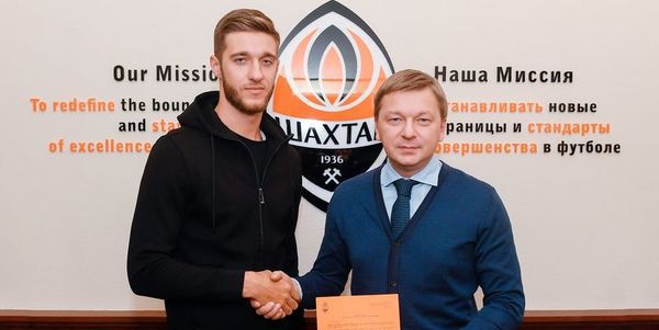 "Шахтар" підписав контракт з Валерієм Бондаренком. Контракт розрахований на 5 років.