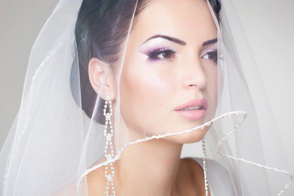 Ніжний весільний макіяж 2019-2020: модні тенденції від провідних візажистів. Весільний макіяж є важливою складовою витонченого і романтичного образу кожної нареченої.