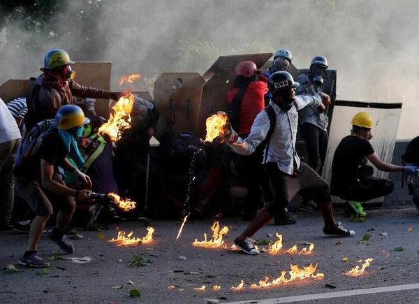 Протести у Венесуелі: кількість загиблих зросла до 35 осіб. У країні тривають масштабні протести проти чинного президента Ніколаса Мадуро.