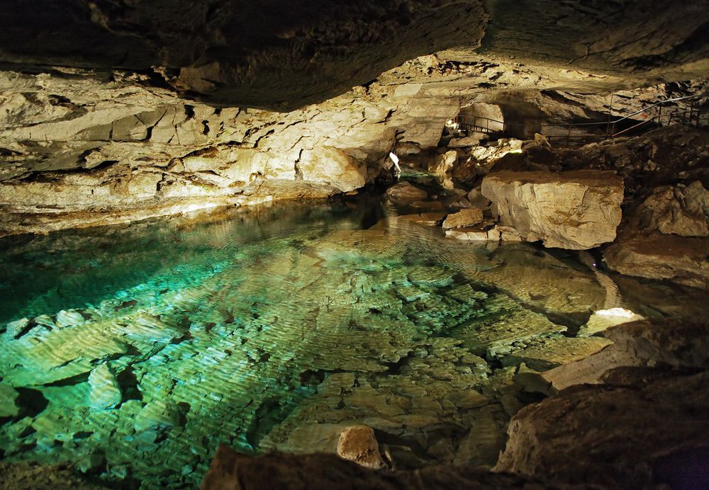 Вчені визначили час заселення Денисової печери. Денисівці населяли печеру понад 200 тисяч років, неандертальці — понад 100 тисяч років.