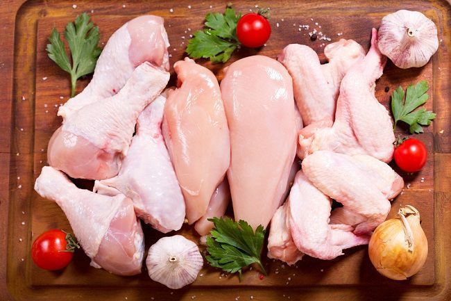 Саудівська Аравія збільшила експорт української курятини. Зокрема, країна позбавила 33 бразильські компанії ліцензій на ввезення курятини.