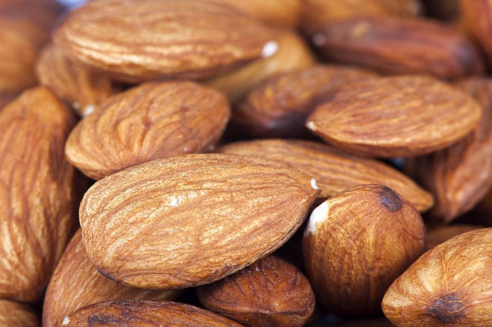 5 найкорисніших видів горіхів, які Вам варто їсти. Виявляється, не всі горіхи містять велику кількість поживних речовин.