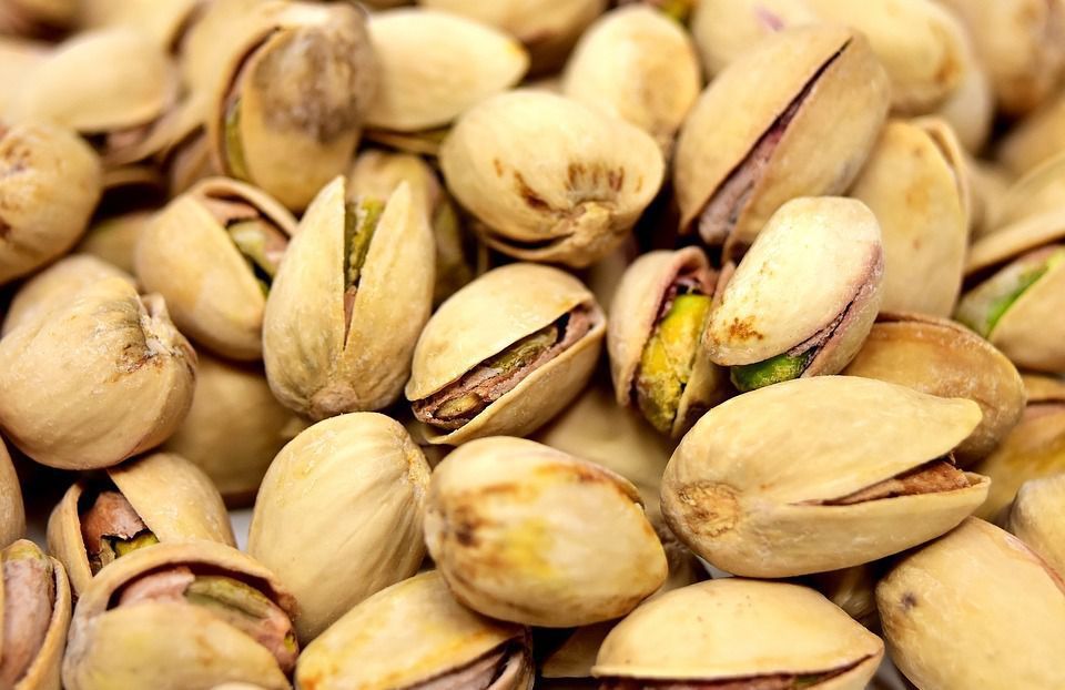5 найкорисніших видів горіхів, які Вам варто їсти. Виявляється, не всі горіхи містять велику кількість поживних речовин.