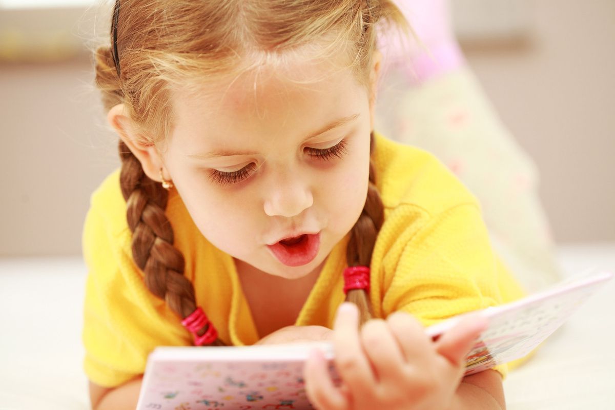 Чому у дитини немає інтересу до читання і що при цьому робити?. Поради, які обов'язково знадобляться батькам.
