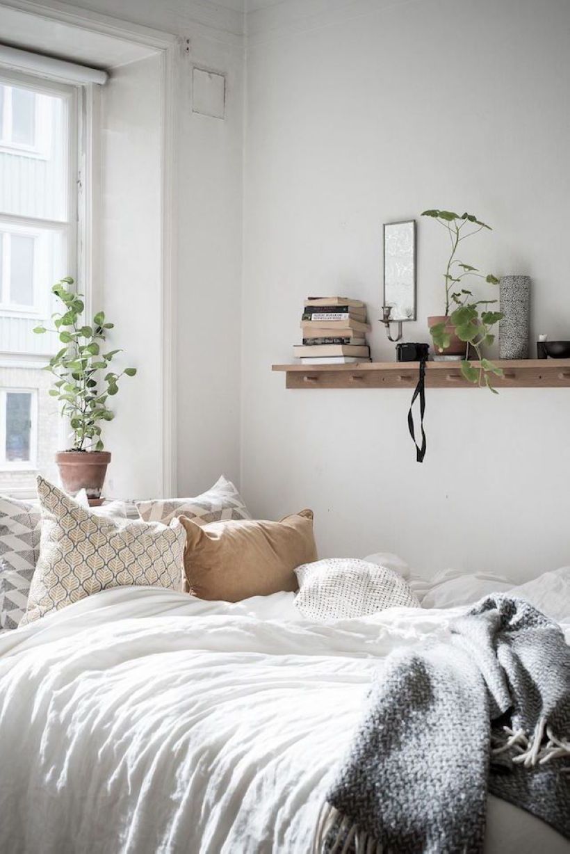 20 ідей для розміщення кімнатних рослин в інтер'єрі: перетворюємо спальню. Кімнатні рослини в інтер'єрі спальні – це не тільки користь, але і мир, і спокій, які спрфяють гарному сну.