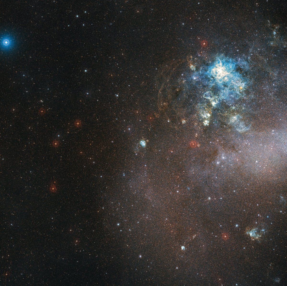 Телескоп VLT спостерігав джет від молодої зірки в іншій галактиці. Його протяжність становить 33 світлових роки.