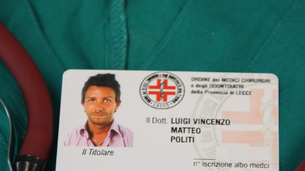 Італієць видавав себе за пластичного хірурга та проводив операції. У Румунії затримали італійця, що видавав себе за пластичного хірурга.