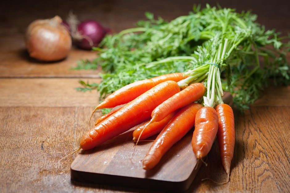 Як підготувати насіння моркви до сівби. Як перевірити схожість насіння, та як правильно замочити насіння моркви для врожаю.