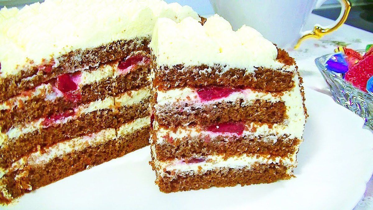 десерт за 30 хвилин: смачний шоколадний торт з творожним кремом