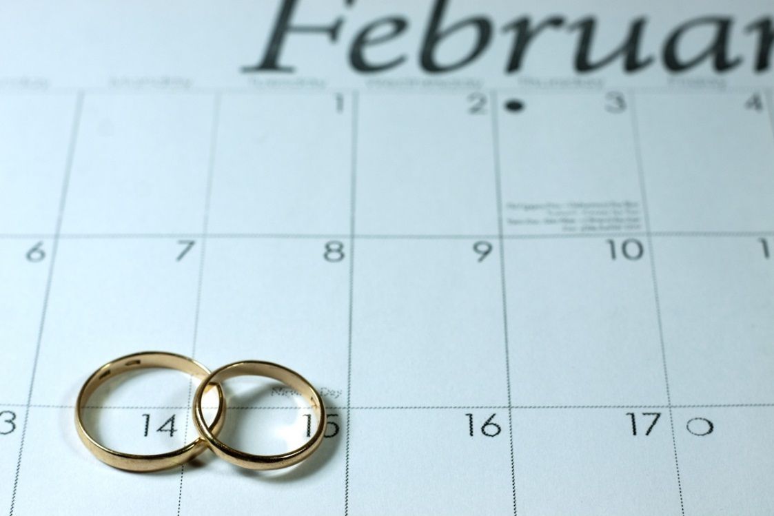 Встигнути на День Валентина: 14 лютого закоханих будуть розписувати до опівночі. У четвер, 14 лютого, всі відділи державної реєстрації актів цивільного стану будуть працювати до 24:00.