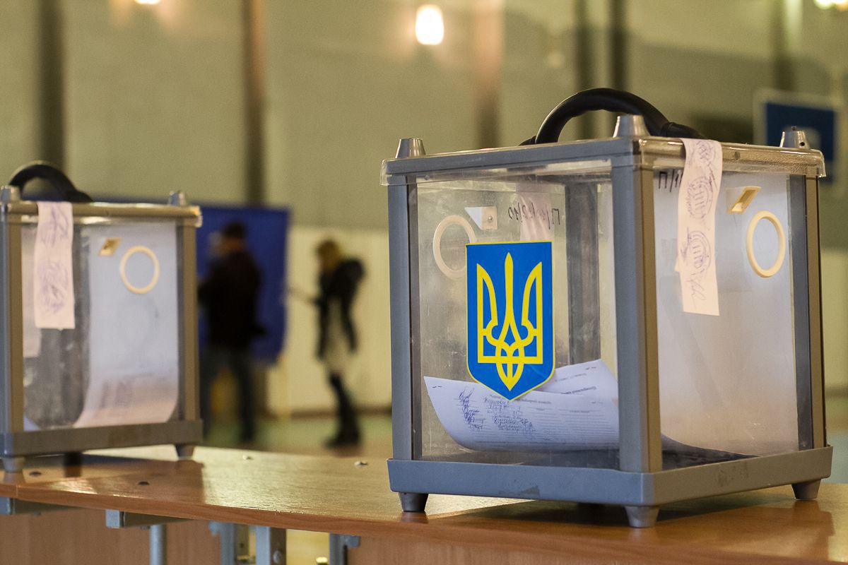 ЦВК назвала місця, де неможливе голосування. Вибори не відбудуться в Криму і частині округів Донбасу.