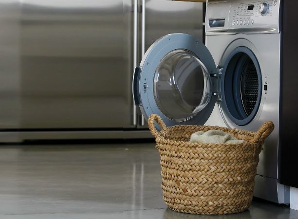 Секрети прання, які допоможуть зберегти в гарному стані і одяг, і пральну машинку. Збережіть ці поради для прання собі, щоб скористатися ними в наступний раз.
