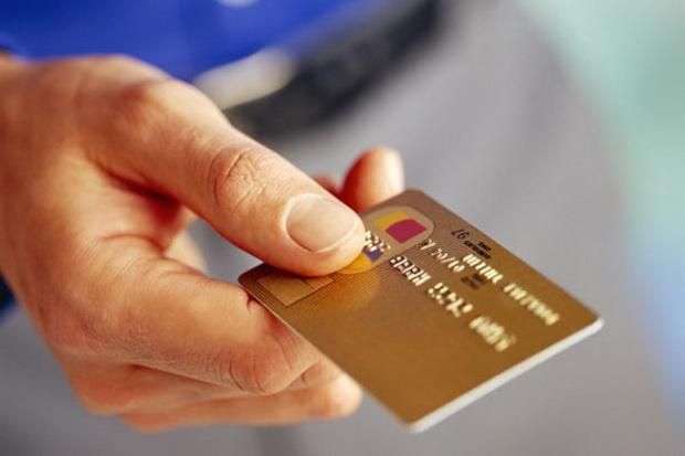 10 випадків, коли не варто використовувати Вашу кредитну картку. Інакше Вас можуть ошукати шахраї.