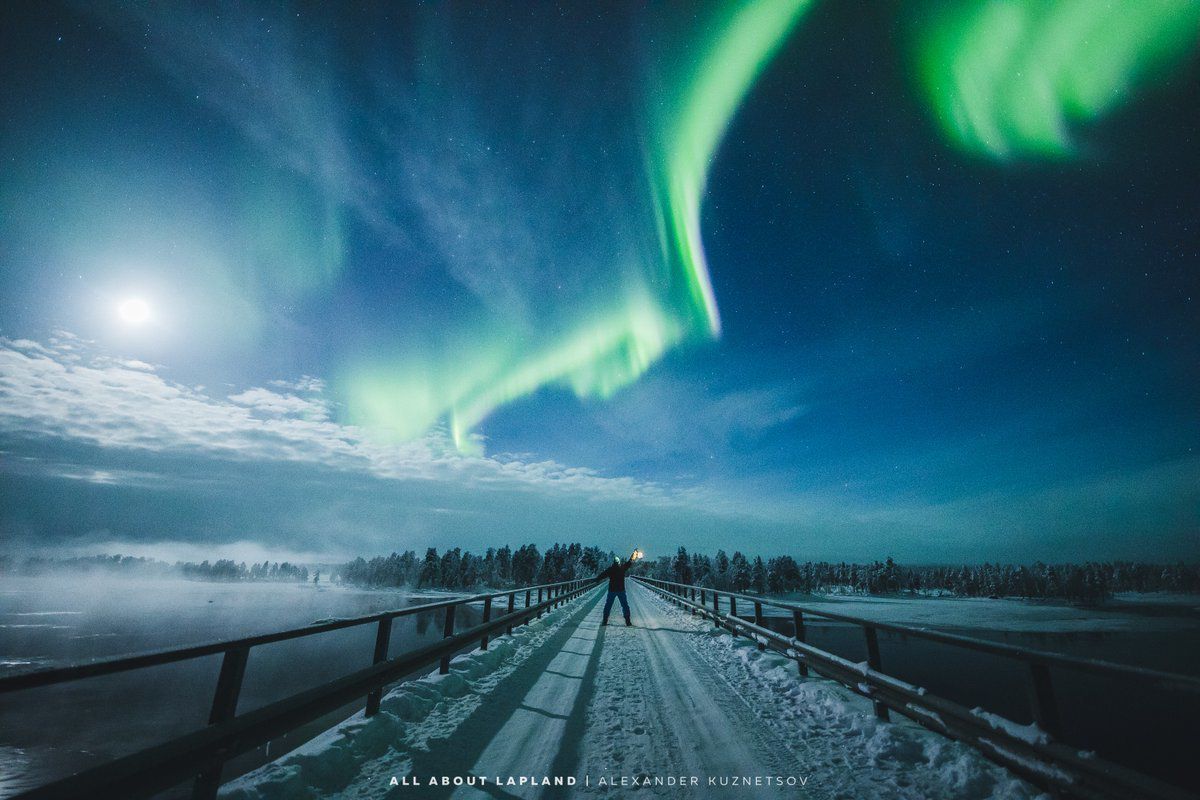 У Лапландії зняли неймовірне північне сяйво. Природне явище потрапило на відео.
