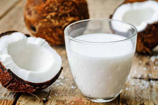 Види рослинного молока: корисні властивості. Зараз в будь-якому кафе є можливість замовити латте або капучино на соєвому молоці.