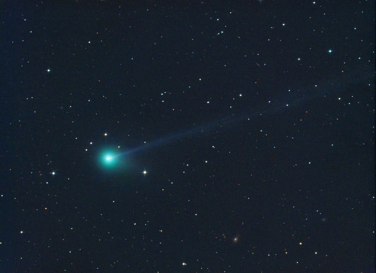 Вперше за тисячу з гаком років до Землі наблизилася комета. Востаннє комета Івамото відвідувала Сонячну систему близько 648 року.