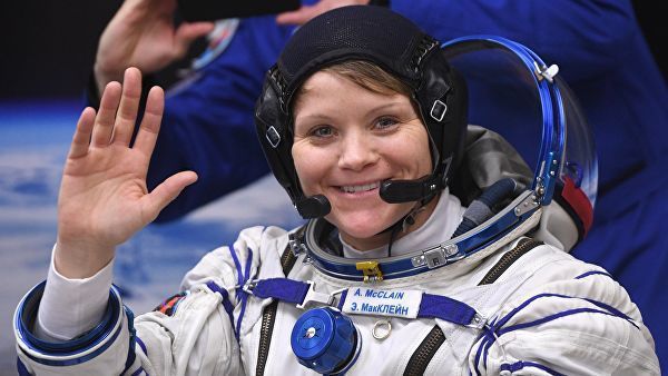 Відразу дві жінки вийдуть у відкритий космос. У 2019 році вперше в історії у відкритий космос планується вихід відразу двох жінок - американок Енн Макклейн і Христини Кук.