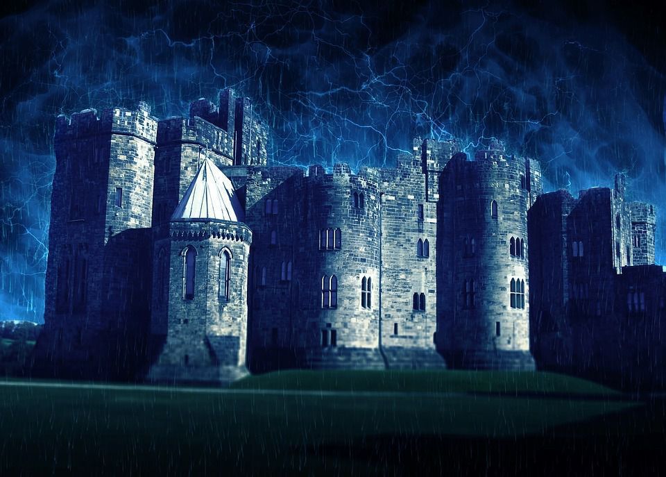 9 привидів королівського походження, які і досі турбують британців. Від Єлизавети I до Генріха VIII, який все ще ховається у стінах Віндзорського замку, королівські привиди багато століть мешкають у околицях Британії.