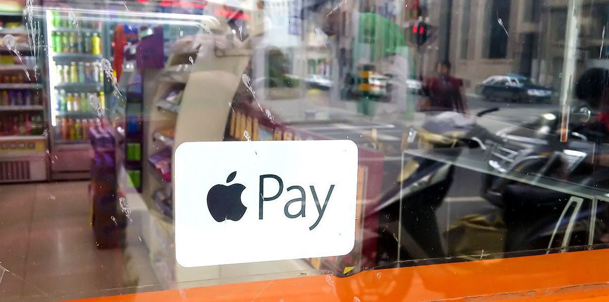 Apple планує випустити власну платіжну карту з кешбеком. Компанія хоче створити новий сервіс платежів, який дозволить користувачам iPhone безпосередньо переводити один одному гроші.