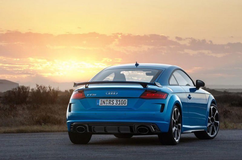 Оновлена Audi TT RS може стати останньою моделлю TT. Німецький виробник розглядає питання про відмову від лінійки TT через різке зниження попиту на ключових світових ринках.