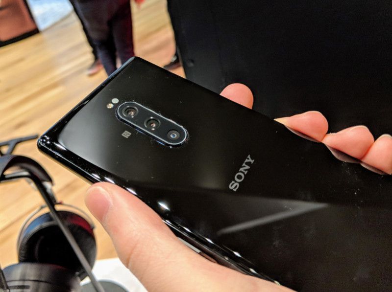 Sony представила смартфони Xperia 10, Xperia 10 Plus та Xperia 1, які мають "кінематографічний" екран 21:9. Компанія Sony представила нові смартфони середньої цінової категорії Xperia 10 і Xperia 10 Plus, а також флагманський Xperia 1.