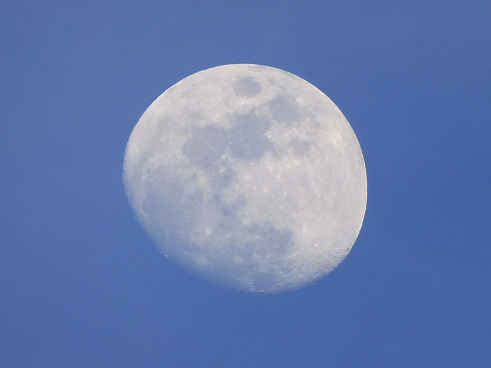 13 загадок Місяця, які вчені і досі намагаються розгадати. Здавна людей приваблював Місяць, але ми навіть сьогодні не в змозі пояснити багато фактів стосовно нього.