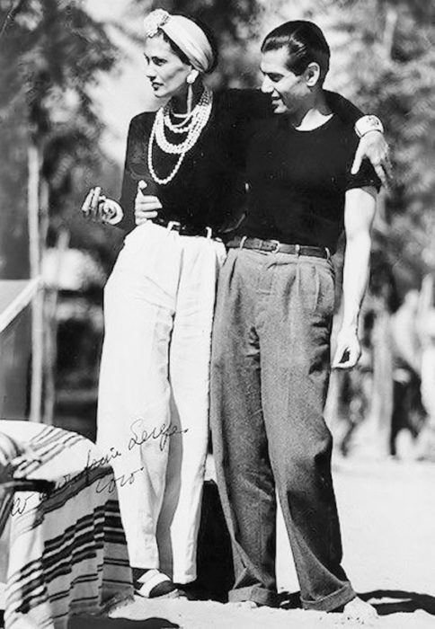 Винаходи Коко Шанель, які назавжди перевернули історію моди. Саме їй зобов'язані жінки можливістю носити короткі стрижки і штани.
