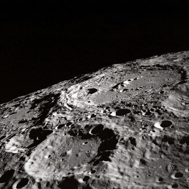 10 моторошних фактів, які Ви не знали про Місяць. А що найбільше нажахає Вас?