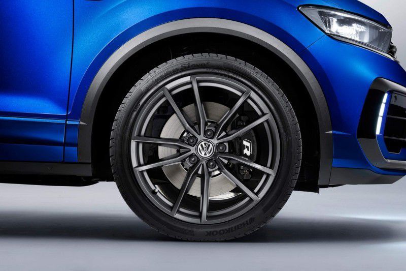VW представив потужну версію позашляховика T-Roc R. Розгін від 0 до 100 км/год займає всього 4,9 секунди.