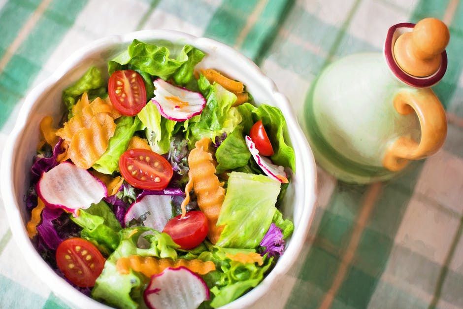 весняні салати: смачні рецепти для вашого столу