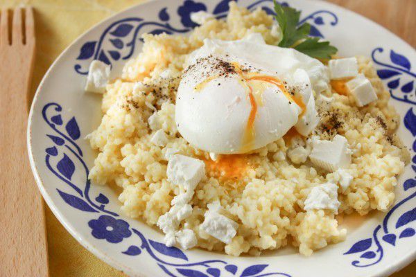 Як приготувати та подати яєчню: 10 оригінальних та смачних ідей. Коли відварені яйця, яєчня або омлет вже набридли, спробуйте приготувати щось із нашої добірки. Буде смачно!