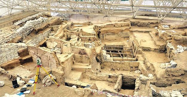 9 найстаріших артефактів, які коли-небудь були знайдені. Історичні знахідки, які датуються тисячами років до нашої ери.